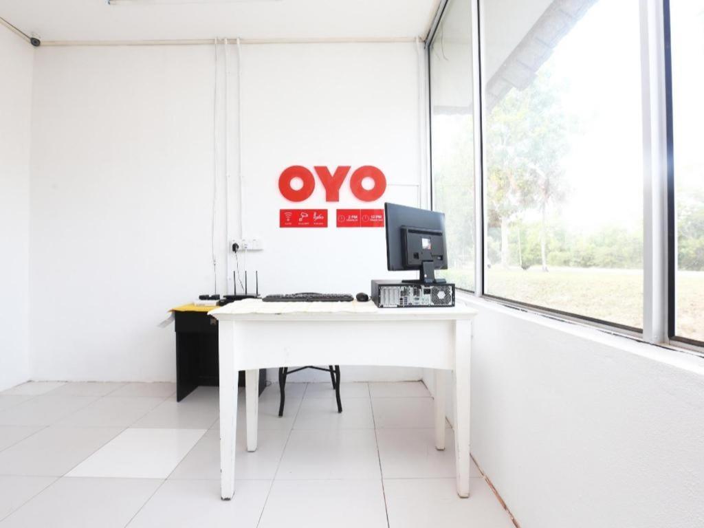 Oyo 89607 Aloha Chalet Kampung Raja Eksteriør bilde
